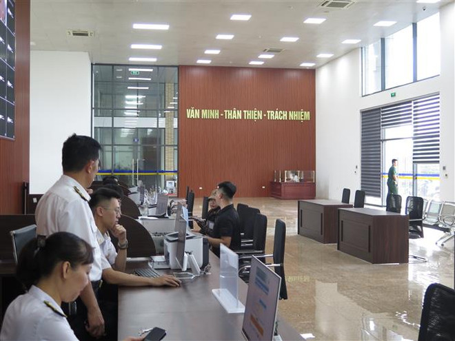 Thủ tục hành chính nhiều lĩnh vực còn rườm rà và phức tạp ảnh 2