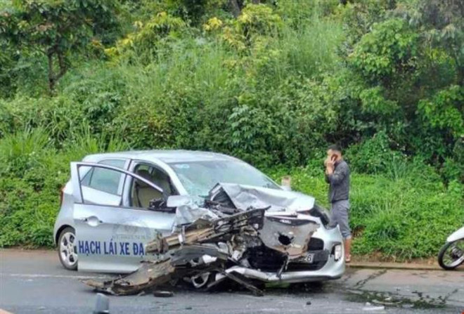 Đắk Nông: Ôtô con đâm trực diện xe tập lái, thầy giáo dạy lái tử vong ảnh 2