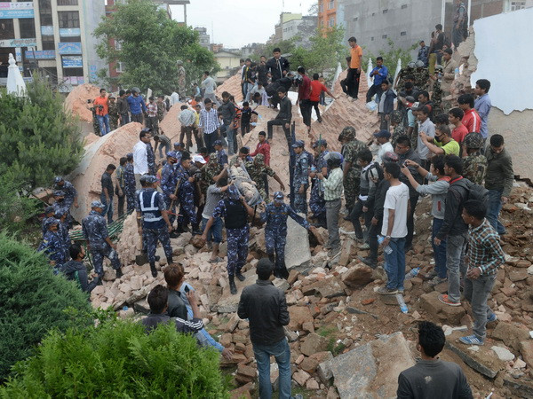 Thủ tướng Chính phủ gửi điện thăm hỏi về vụ động đất tại Nepal ảnh 1