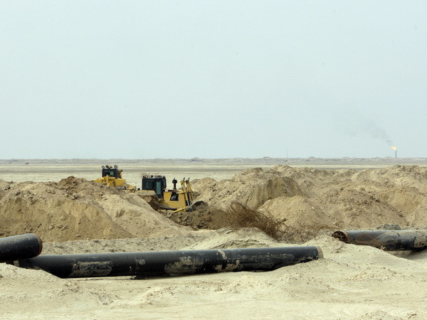 Iraq bắt đầu tiếp quản mỏ dầu Majnoon từ Tập đoàn Shell ảnh 1