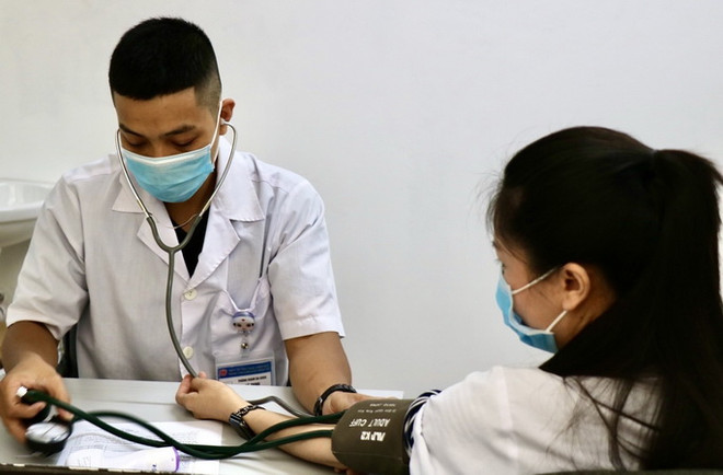 Thừa Thiên-Huế phấn đấu 70% người đủ điều kiện được tiêm vaccine ảnh 2