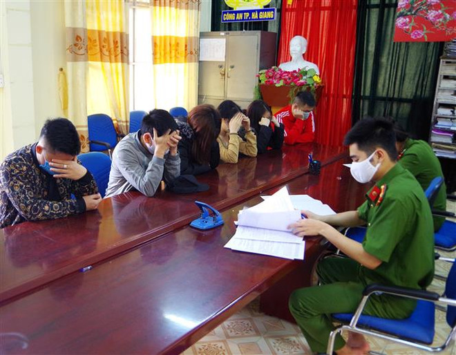 Xử lý nghiêm các đối tượng đánh bạc, trộm cắp, sử dụng ma túy ảnh 1