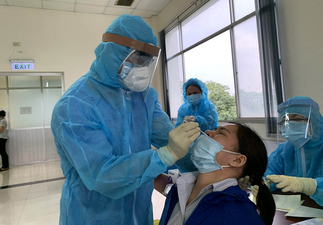 Quảng Ninh: Xét nghiệm SARS-CoV-2 cho lao động ở các cơ sở kinh doanh ảnh 1