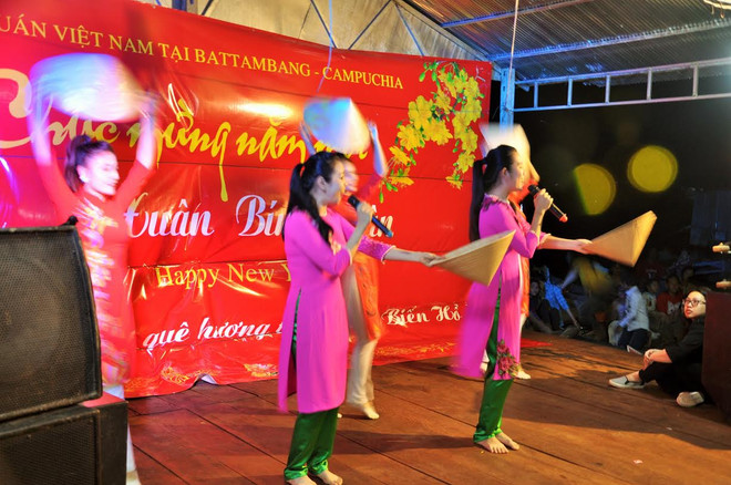Bà con Việt kiều tại Siem Reap vui đón Tết cổ truyền Bính Thân ảnh 2