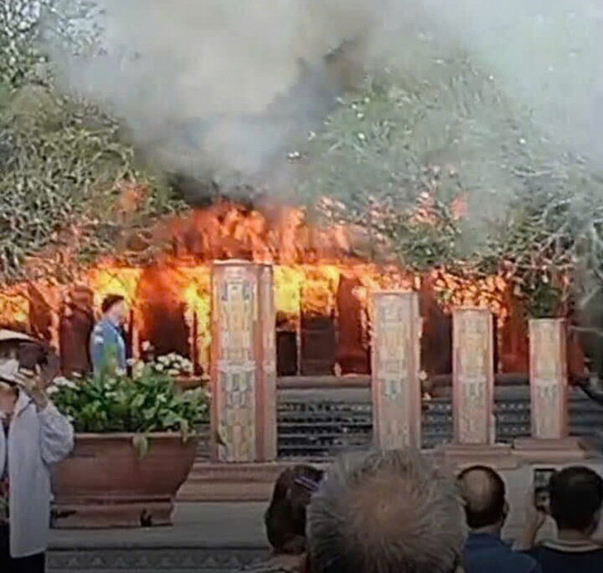 ttxvn_chay chua (3).jpg