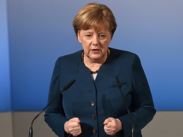 Bầu cử Đức: Đảng của Thủ tướng Merkel tụt lại phía sau ảnh 1