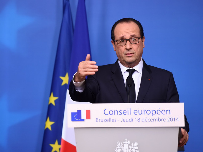 Tổng thống Pháp Francois Hollande tuyên bố EU có thể giảm nhẹ các lệnh trừng phạt Nga. (Nguồn: AFP/TTXVN) Các biện pháp trừng phạt nước Nga - Con dao hai lưỡi ảnh 1