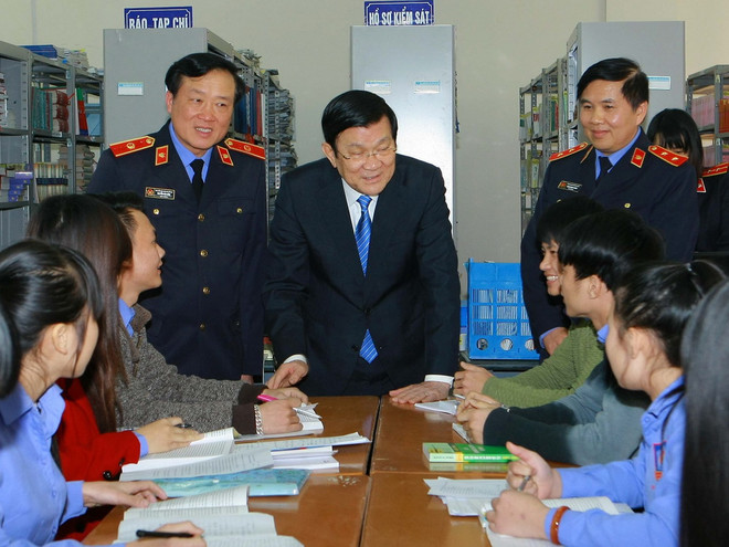 Chủ tịch nước thăm và làm việc tại Trường Đại học Kiểm sát Hà Nội ảnh 1