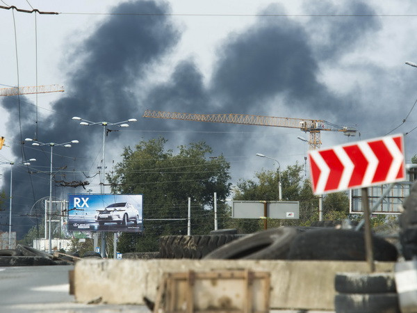 Lãnh đạo Donetsk khẳng định lệnh ngừng bắn bị vi phạm ảnh 1