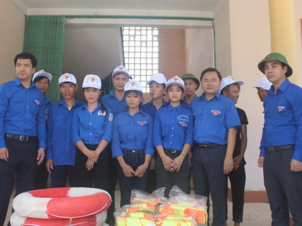 Cả nước chung tay chia sẻ khó khăn với người dân vùng bão ảnh 2