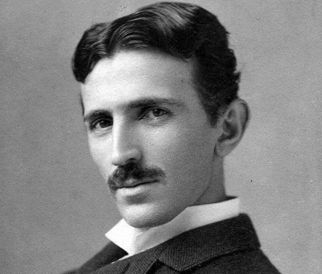 Kinh ngạc với tiên đoán trước 100 năm về điện thoại di động ảnh 1