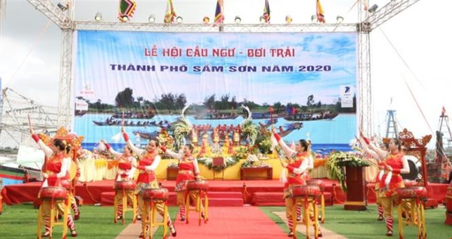 Lễ hội Cầu ngư-Bơi chải thu hút khách du lịch đến với Sầm Sơn ảnh 2