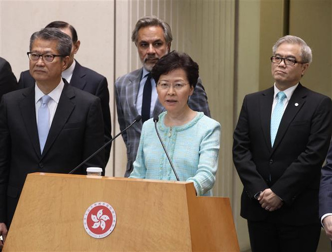 Lãnh đạo Hong Kong cam kết kiên nhẫn lắng nghe tiếng nói thanh niên ảnh 1