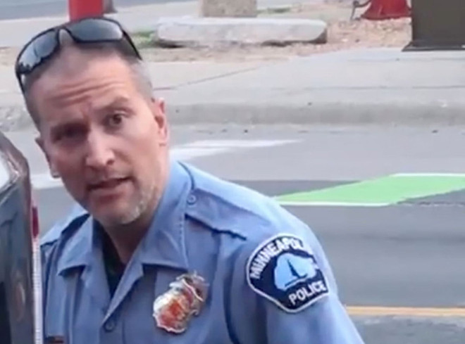 Vụ George Floyd: Cựu cảnh sát Derek Chauvin không ra điều trần ảnh 1