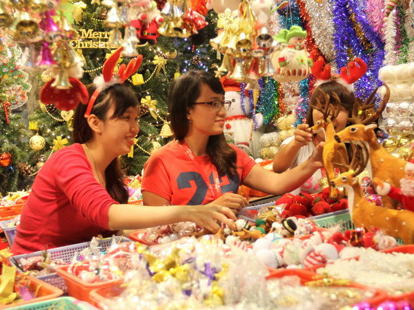 TP.HCM: Các Trung tâm thương mại rực rỡ đón Giáng sinh ảnh 1