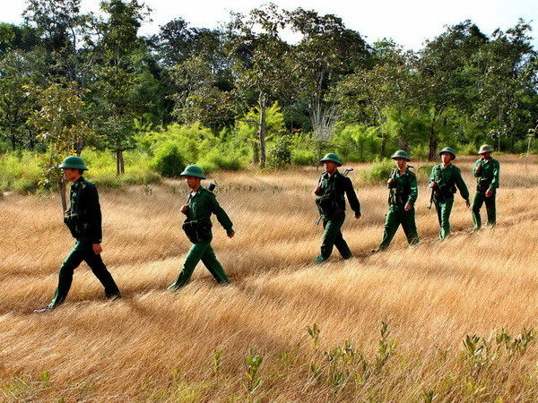 Đảng NDCM Lào gửi điện mừng kỷ niệm 70 năm thành lập Quân đội ảnh 1