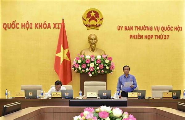 Phó Chủ tịch Quốc hội Đỗ Bá Tỵ điều hành phiên họp. (Ảnh: Phương Hoa/TTXVN) Thí điểm hợp nhất ba Văn phòng tại 10 tỉnh và thành phố ảnh 1