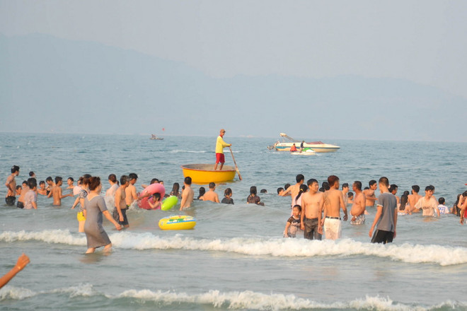 Dịp nghỉ lễ thời tiết cả nước ngày nắng đẹp, chiều tối có mưa ảnh 1