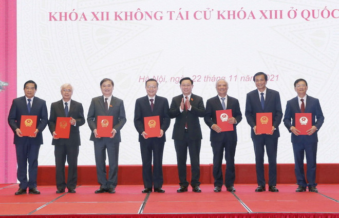 Lễ trao tặng Huy hiệu 40 năm tuổi Đảng, Huân chương với các UVTW Đảng ảnh 3