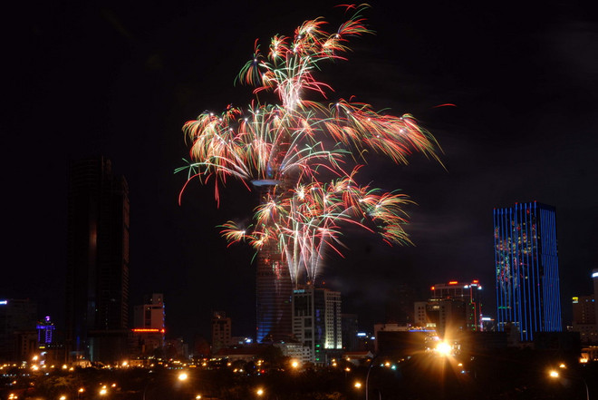 Đón năm mới 2016, TP Hồ Chí Minh bắn pháo hoa tại hai điểm ảnh 1