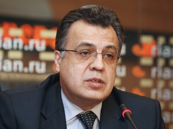 Đại sứ Liên bang Nga tại Thổ Nhĩ Kỳ Andrey Karlov. (Ảnh: THX/Sputnik/TTXVN) Lãnh đạo Việt Nam gửi Điện thăm hỏi sau vụ Đại sứ Nga bị sát hại ảnh 1