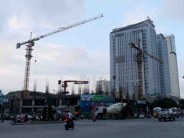 Nửa đầu năm chứng kiến nhiều thương vụ “sang tay đổi chủ” bất động sản ảnh 1