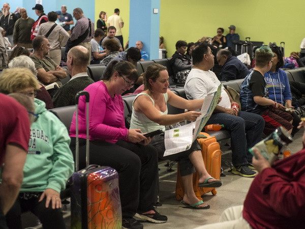 Mỹ: Sân bay quốc tế ở Florida mở cửa trở lại sau vụ xả súng ảnh 1