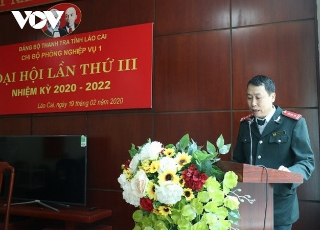 Ông Đàm Quang Vinh phát biểu tại Đại hội Chi bộ phòng trực thuộc hồi năm 2020. (Nguồn: vov.vn) Buộc thôi việc Chánh thanh tra Lào Cai vì dùng bằng "không hợp pháp" ảnh 1