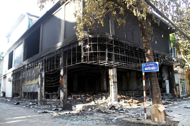 Nghệ An: Điều tra nguyên nhân vụ cháy làm 6 người tử vong ở phòng trà ảnh 1