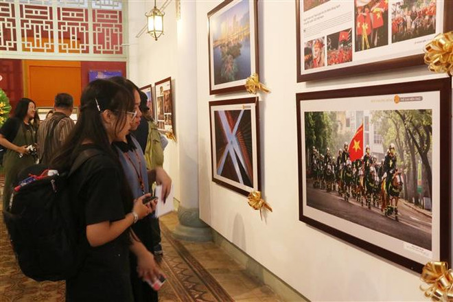 Trưng bày hơn 200 tác phẩm của Cuộc thi ảnh nghệ thuật Việt Nam ảnh 1