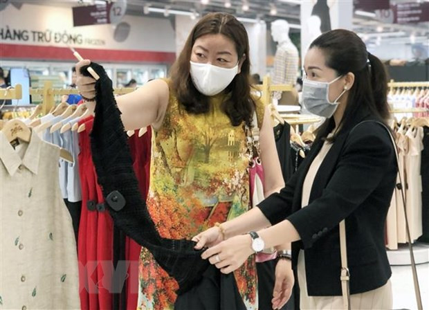 Nhiều sản phẩm tạo làn gió mới cho thị trường Ngày Quốc tế phụ nữ 8/3 ảnh 2