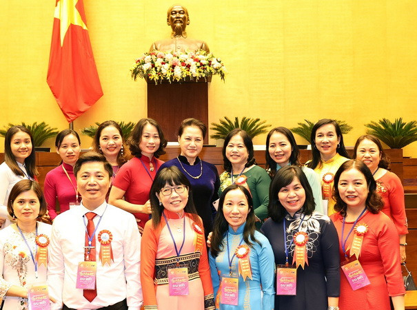 Khơi dậy tiềm năng, vai trò lãnh đạo của phụ nữ trong thời kỳ mới ảnh 1