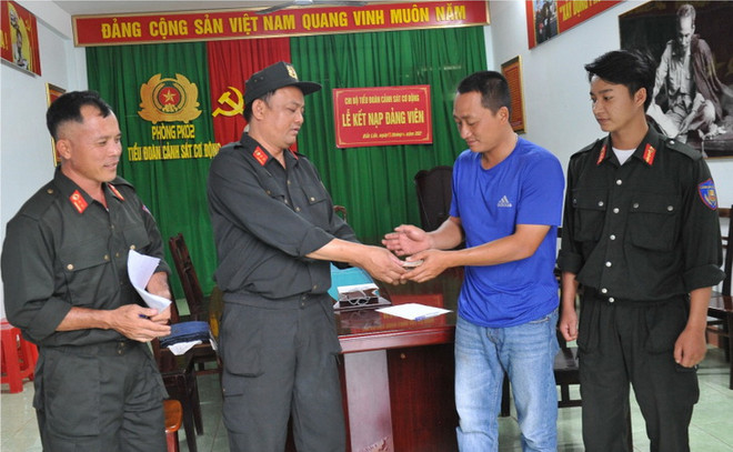 Nhặt được 45 triệu đồng, Thượng sỹ Công an trả lại người đánh rơi ảnh 1