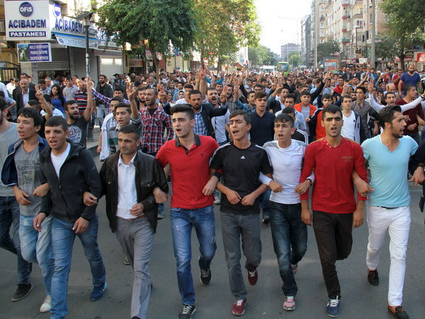 Hàng nghìn người Thổ Nhĩ Kỳ biểu tình phản đối Tổng thống Erdogan ảnh 1