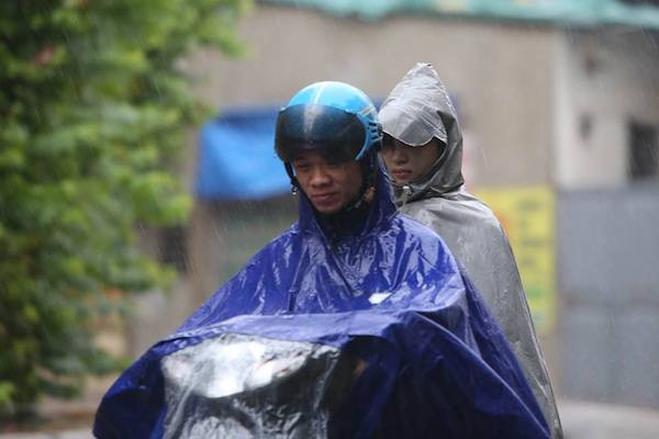 Cả nước có mưa rào và dông trong ngày cuối thi Kỳ thi THPT quốc gia ảnh 1