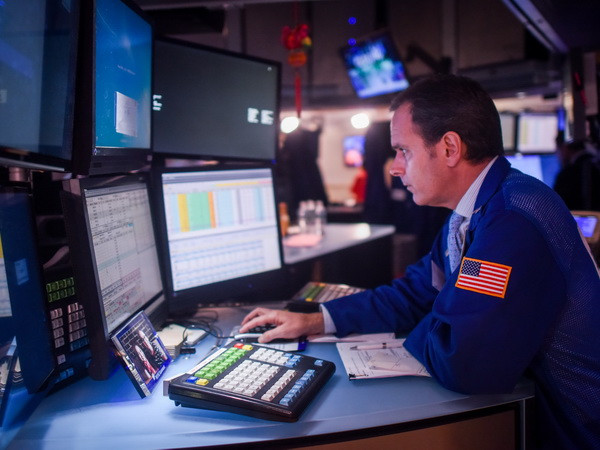 Chứng khoán Mỹ lập kỷ lục giúp phố Wall đi lên tuần thứ 3 liên tiếp ảnh 1