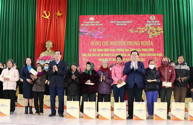 Trưởng Ban Tuyên giáo Trung ương thăm, chúc Tết tại Phú Thọ ảnh 2