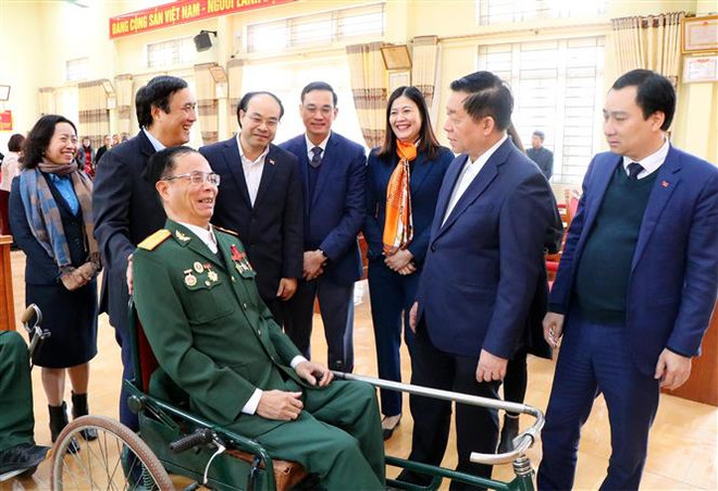 Trưởng Ban Tuyên giáo Trung ương thăm, chúc Tết tại Phú Thọ ảnh 3