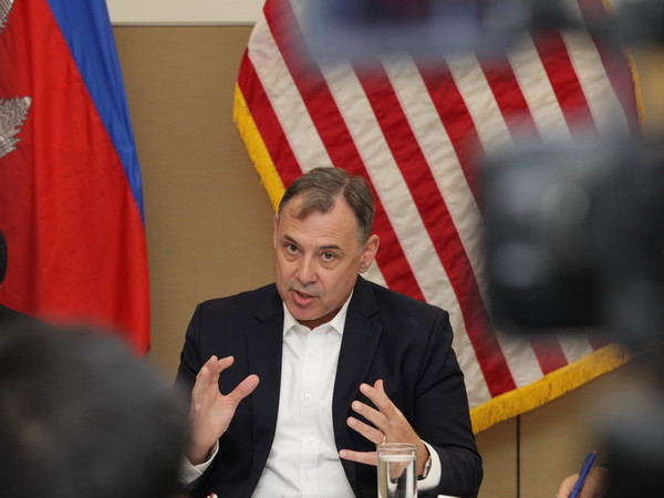 Mỹ nối lại viện trợ rà phá bom mìn cho Campuchia ảnh 1