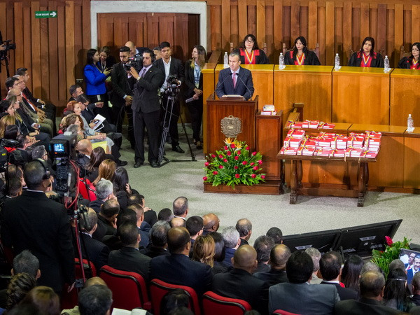 Tòa án Venezuela từ bỏ nỗ lực tước quyền của Quốc hội ảnh 1