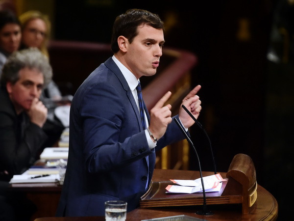 Tây Ban Nha giải tán quốc hội và ấn định ngày bầu cử ảnh 1