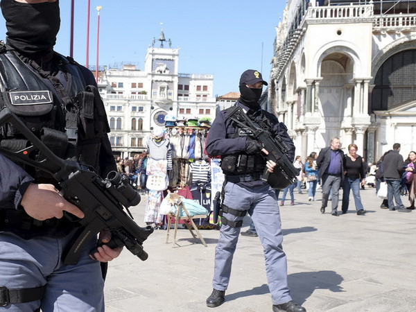 Hầu hết người Italy lo ngại bị nhóm IS tấn công khủng bố ảnh 1
