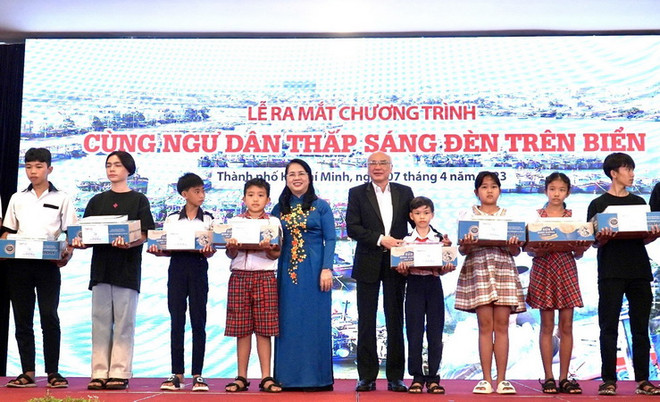 TP.HCM: Ra mắt Chương trình “Cùng ngư dân thắp sáng đèn trên biển” ảnh 1