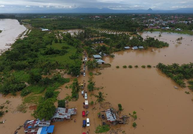 Indonesia: Hàng nghìn người phải sơ tán do lũ lụt nghiêm trọng ảnh 1
