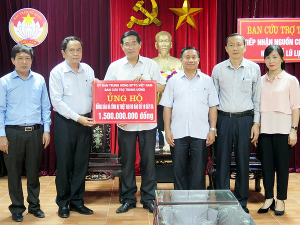 Hỗ trợ người dân vượt qua khó khăn, ổn định cuộc sống sau bão số 10 ảnh 2