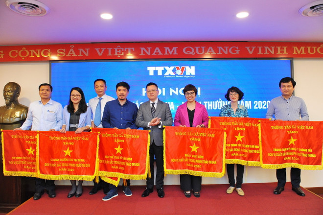 [Photo] TTXVN tổng kết công tác thi đua, khen thưởng năm 2020 ảnh 9