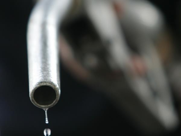 Giá dầu tại châu Á tăng do kỳ vọng Fed sẽ cắt giảm lãi suất ảnh 1