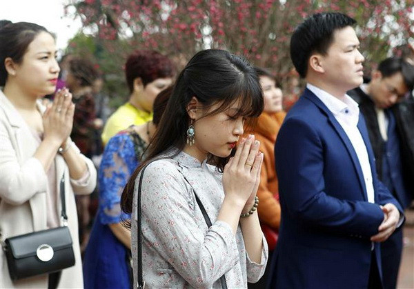 Đầu Xuân bàn chuyện trang phục đi lễ xưa và nay ảnh 1