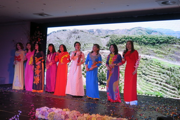 Tình xuân Kỷ Hợi của cộng đồng người Việt tại Hungary ảnh 1