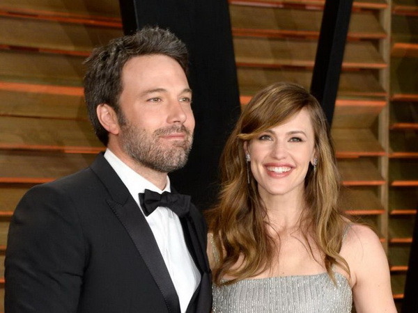 Ben Affleck chia tay Jennifer Garner để quay lại với JLo? ảnh 1